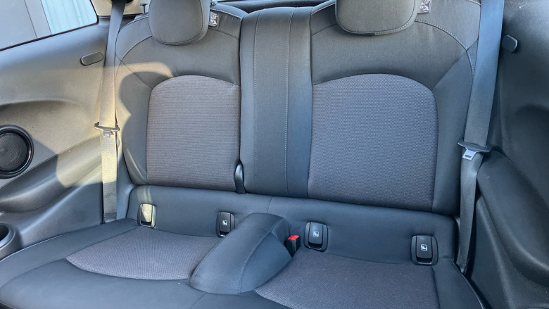 MINI Hatchback 1.5 Cooper Classic 3dr Petrol Hatchback